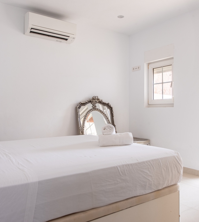 Resa estates Ibiza san Jose te koop villa main bedroom 1.jpg